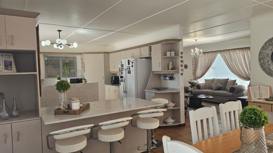 4 Bedroom Property for Sale in Stilbaai Wes Western Cape